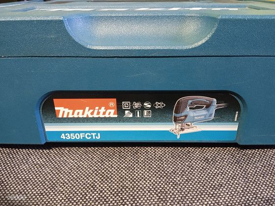 Продам лобзик Makita