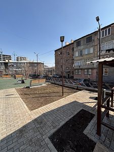 Վաճառվում է բնակարան Ֆուչիկի 2 նրբ 2 շենքում (1 լուսանկար / 16)