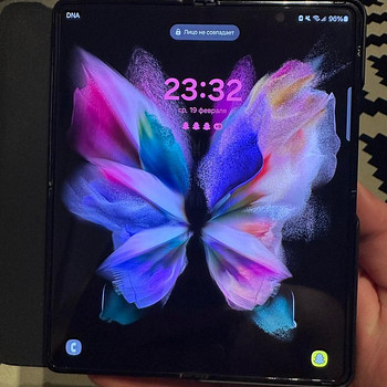 Samsung Galaxy Z Fold 3