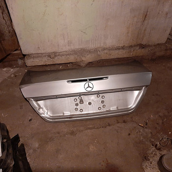 Mercedes-Benz W211 pakiruumi kaas