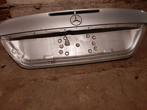 Mercedes-Benz W211 pakiruumi kaas (2 foto / 3)