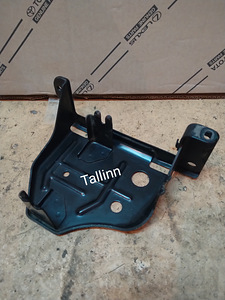 Toyota Land Cruiser 200 48970-60030 48931-60010 (1 foto / 3)
