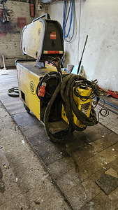 Poolautomaatne keevitusaparaat (1 foto / 9)