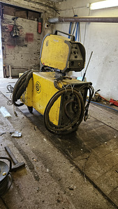 Poolautomaatne keevitusaparaat (2 foto / 9)