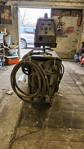 Poolautomaatne keevitusaparaat (7 foto / 9)