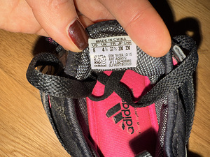 Кроссовки Adidas р.37 (3 фото из 3)