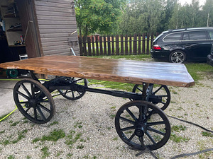 Söögilaud (3 foto / 3)