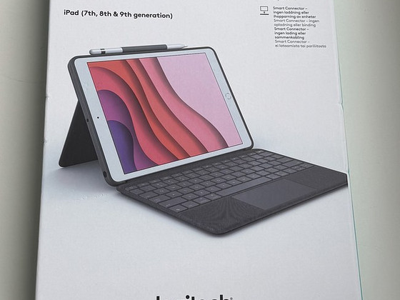 Logitech Combo Touch for iPad 7th, 8th, and 9th generation