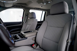 2016 CHEVROLET SUBURBAN LS (3 фото из 4)