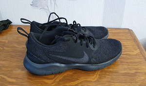 Кроссовки Nike, размер 42 (1 фото из 3)