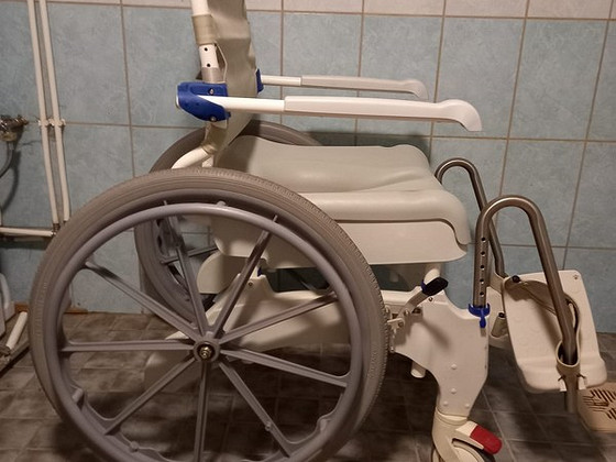 Душевая и туалетная кресло Aquatec Ocean 24" Ergo