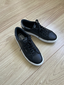 Michael Kors кроссовки (2 фото из 4)