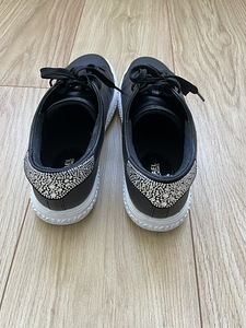 Michael Kors кроссовки (3 фото из 4)