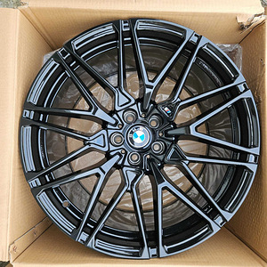 Диски R22 5x120 BMW Style 818m x5 x6 f15 f16 e70 e71 новые (1 фото из 4)