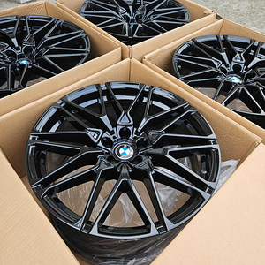 Veljed r22 5x120 BMW Style 818m x5 x6 f15 f16 e70 e71 uus (2 foto / 4)