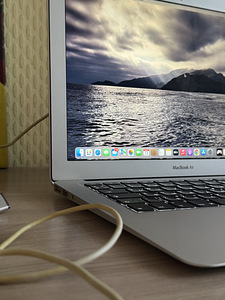 MacBook Air 2015 (4 фото из 4)