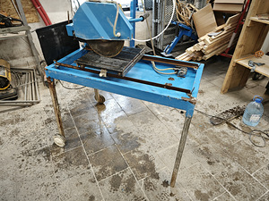 Kivi ja plaadilõikur veega (5 foto / 6)
