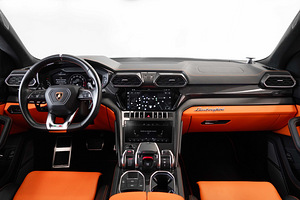 2022 LAMBORGHINI URUS (4 фото из 4)