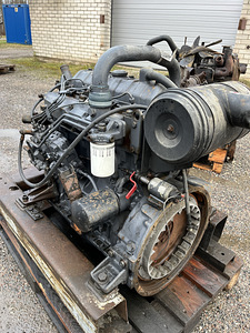 Sisu/Valmet 420 diisel mootor (1 foto / 10)
