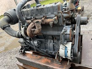 Sisu/Valmet 420 diisel mootor (7 foto / 10)