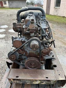 Sisu/Valmet 420 diisel mootor (8 foto / 10)