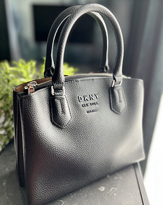 DKNY (3 фото из 6)