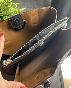 DKNY (6 фото из 6)