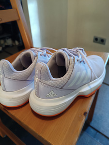 Теннисные кроссовки Adidas S35 (6 фото из 7)