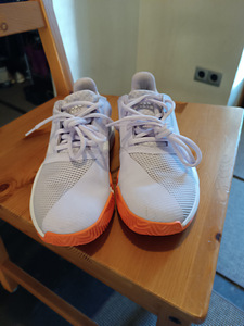 Теннисные кроссовки Adidas S35 (3 фото из 7)