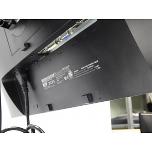 Monitor Dell UltraSharp U2412M + Juhe (3 foto / 5)
