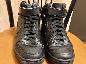 Nike (2 фото из 4)