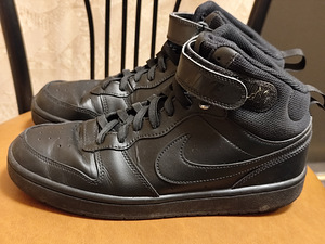 Nike (3 фото из 4)