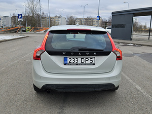 Volvo v60 2.0d5 120kw 2011 AT (3 фото из 10)