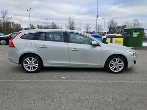 Volvo v60 2.0d5 120kw 2011 AT (2 фото из 10)