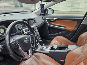 Volvo v60 2.0d5 120kw 2011 AT (10 фото из 10)