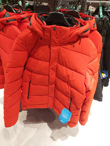 Зимняя куртка Icepeak (3 фото из 3)