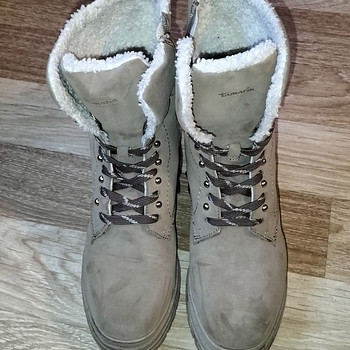 Women's shoes