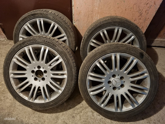 R18 265/35 , 245/40