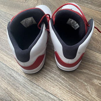 Ketsid Air Jordan.