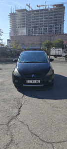 Mitsubishi grandis (1 լուսանկար / 15)