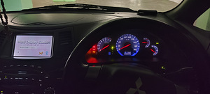 Mitsubishi grandis (11 լուսանկար / 15)