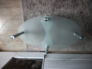 Столик (2 фото из 2)