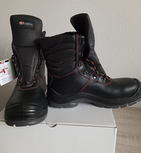 Uued talvised kaitsejalatsid, suurus 45 (2 foto / 7)