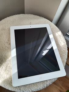 Apple IPad A1459 (4-е поколение) (1 фото из 6)