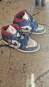 AIR JORDAN 1 MID UNISEX - suurus 38 (2 foto / 3)