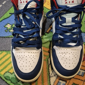 AIR JORDAN 1 MID UNISEX - suurus 38