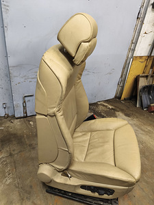 BMW E60/E61 beež comfort kõrvaliste (4 foto / 6)