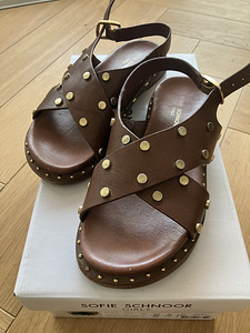 Sofie Schnoor nahast sandaalid, s 33 (1 foto / 3)