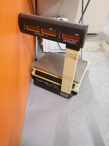 Продам весы (2 фото из 4)