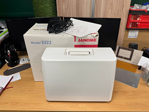 Электромеханическая швейная машина JANOME, модель 5522 (1 фото из 4)